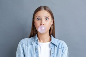 can you chew gum with braces