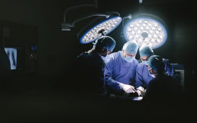 What does a surgeon do and how to become one?