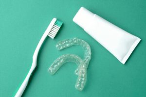 how to clean mouth guard